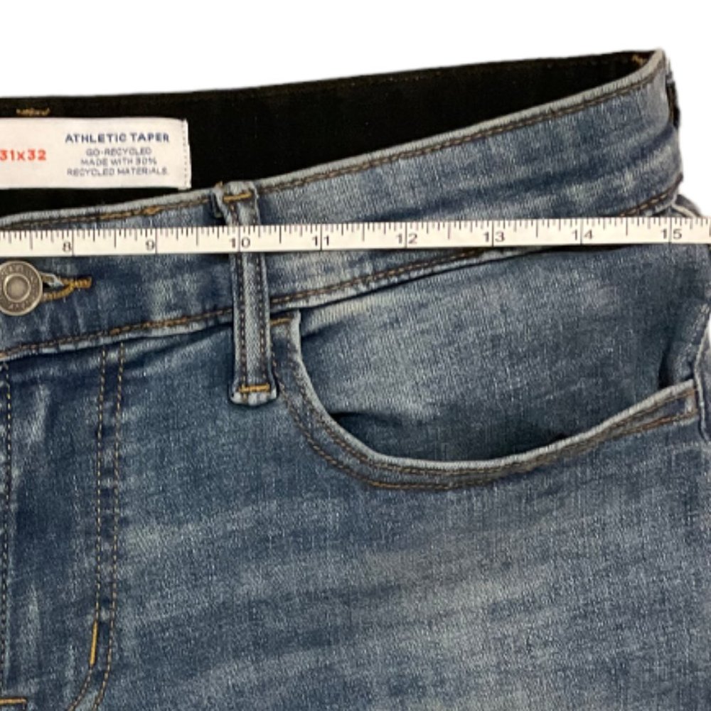 Old Navy Athletic Fit Jeans 31/32 - Picture 6 of 6